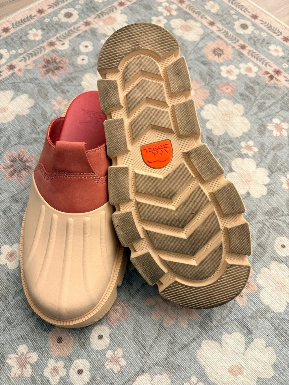 Sorel Slip-On Clog in Cream & Rust Red
